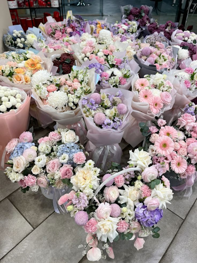 Букет как кликбейт: почему цветы идеально работают в рекламных креативах
Букет как кликбейт: почему цветы идеально работают в рекламных креативах