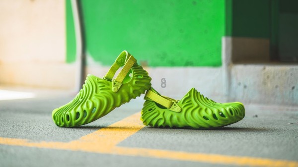 
История бренда Crocs: дата создания, кто придумал, коллаборации, логотип
