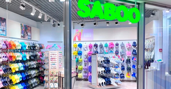 
История бренда Crocs: дата создания, кто придумал, коллаборации, логотип
