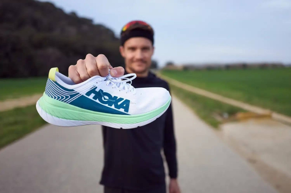 История бренда кроссовок Hoka – сделали удобную обувь для себя, а получился бренд
История бренда кроссовок Hoka – сделали удобную обувь для себя, а получился бренд