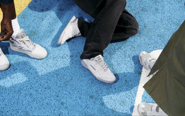 PlayStation × Reebok выпустят юбилейные кроссовки в стиле 90-х
 
PlayStation × Reebok выпустят юбилейные кроссовки в стиле 90-х